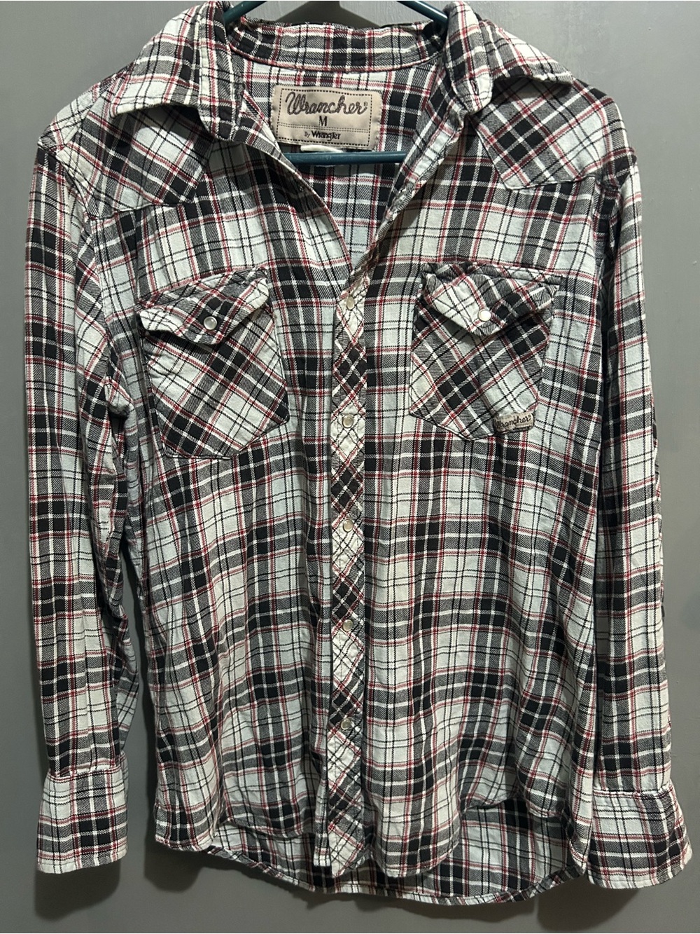 Wrangler Black White and Red Plaid Long-Sleeve Button-Down Shirt